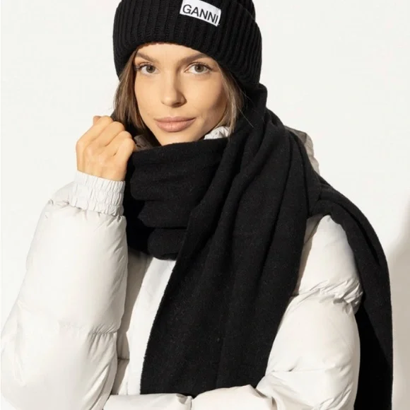 Ganni NWOT Black Rib Knit Beanie - Picture 2 of 5